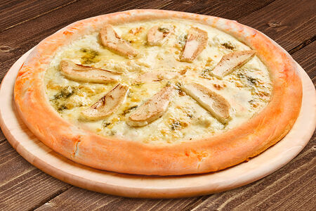 Пицца с грушей и горгонзолой 30 см на классическом тесте