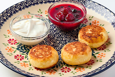 Сырники из рикотты с вареньем