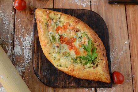 Мини-хачапури с семгой