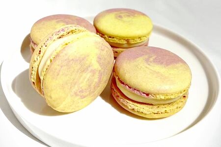 Макарон Лимон-черника