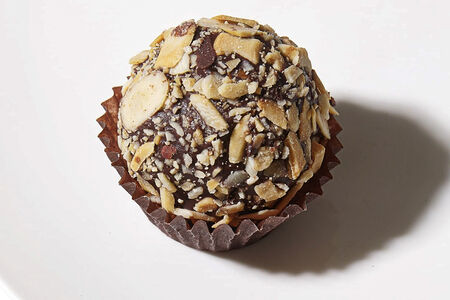 Конфета с арахисом SneaknPick