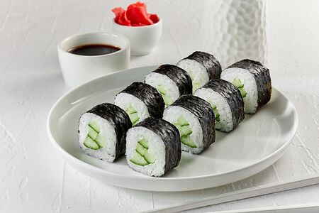 Ролл с огурцом