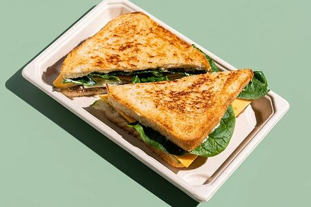 Сэндвич с печенью и икрой минтая