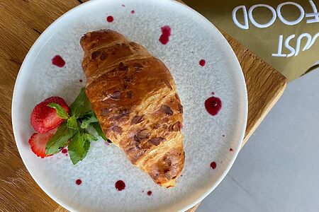 Круассан карамельный