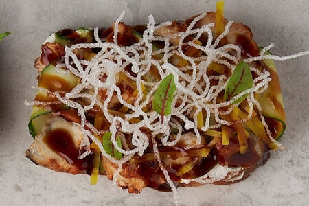 Брускетта с угрем