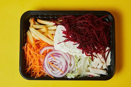 Медео с курочкой