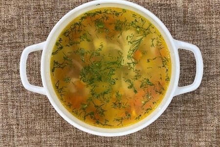 Суп овощной с зеленым горошком