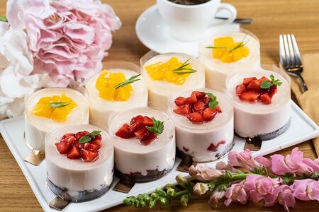 Йогуртовое пирожное с клубникой