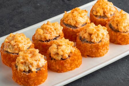 Брутальный ролл двойная креветка запеченный