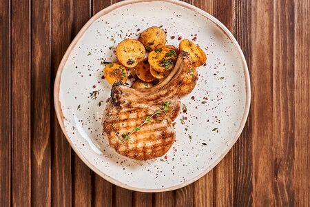 Свиная корейка на кости