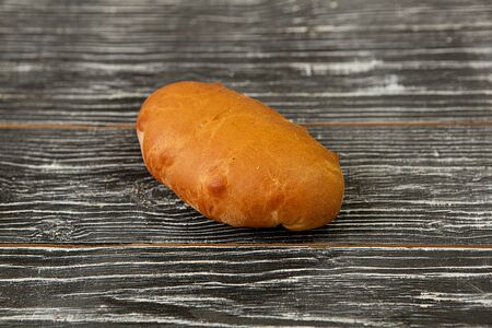 Пирожок зеленый с луком и яйцом