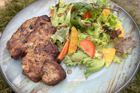 Стейк из cвинoй шеи