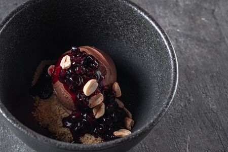 Ганаш с чёрной смородиной