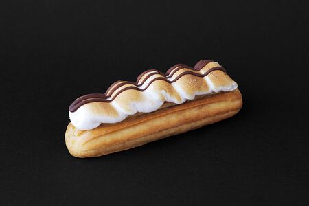 Эклер карамель