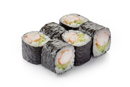 Ролл с креветкой и огурцом