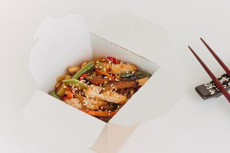 Wok с курицей