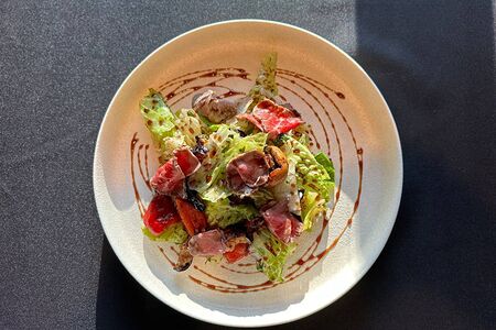 Гриль-салат с ростбифом