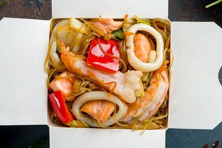 Вок с Морепродуктами с лапшой фунчоза