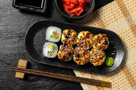 Ролл Запеченный с мидиями