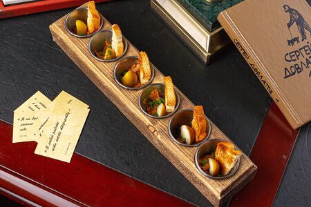 Бутерброды с куриным паштетом и копчёным яйцом