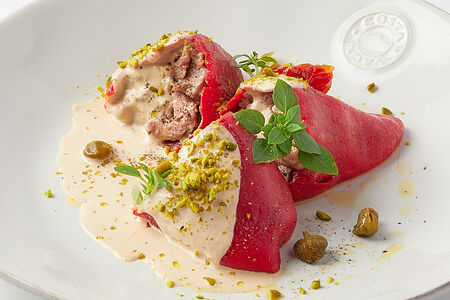 Перцы вителло тоннато с телятиной