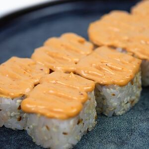 Ролл Спайси с окунем