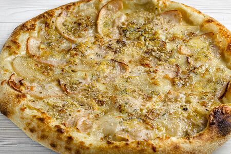 С грушей и орехами