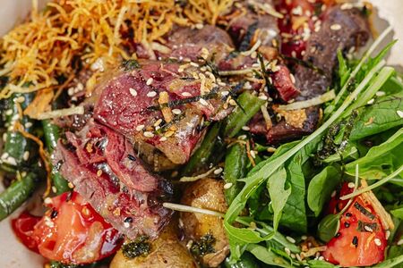 Салат с говядиной мачетте