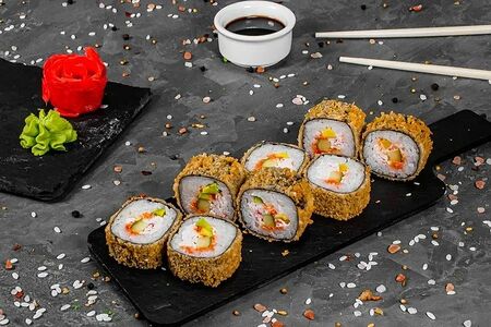 Горячий ролл с крабом