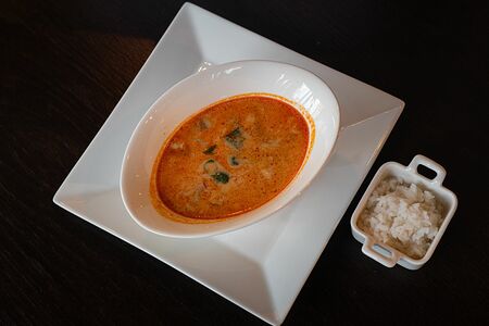 Том ям с креветками