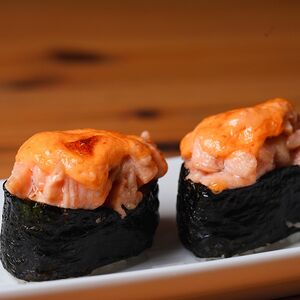 Запечённые гунканы с лососем