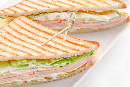 Сэндвич с ветчиной