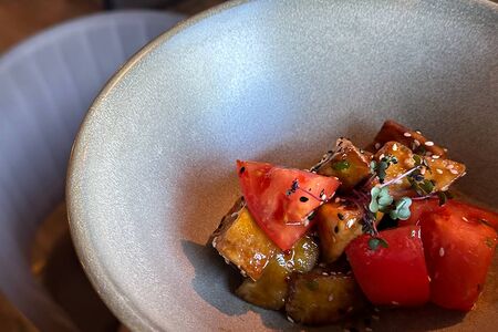 Хрустящие баклажаны с томатами в устричном соусе