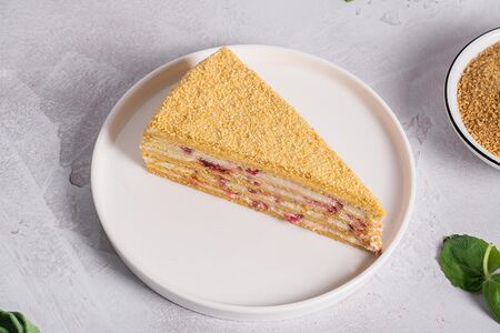 Медовик с малиной (пп пирожное)