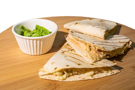 Острая кесадилья с курицей