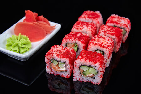 Ролл Калифорнийский с лососем