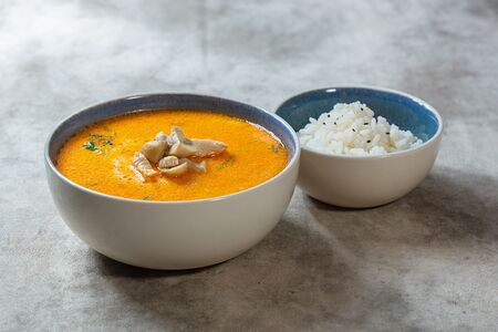 Суп Том ям с курицей