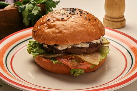 Бургер с котлетой из говядины