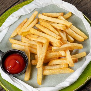Картофель фри с кетчупом