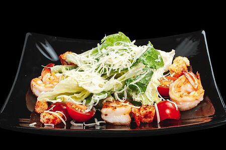 Салат Цезарь с креветками