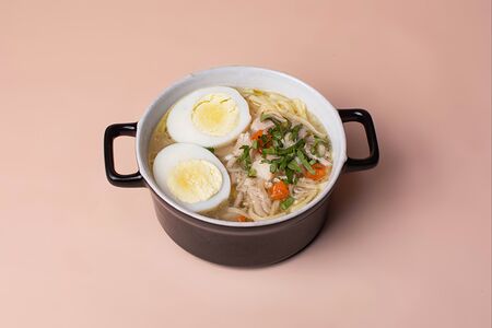 Лапша куриная с яйцом