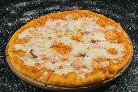 Пицца с креветками