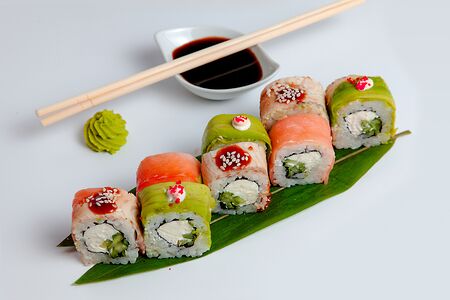 Маки-ролл Радуга