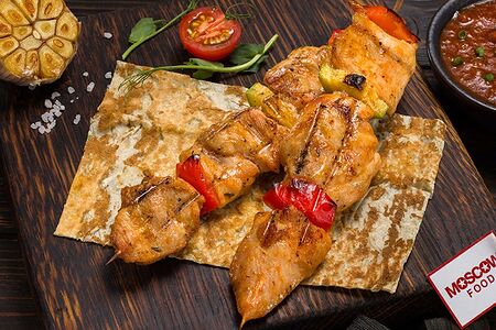 Мини-шашлычки из курицы с овощами