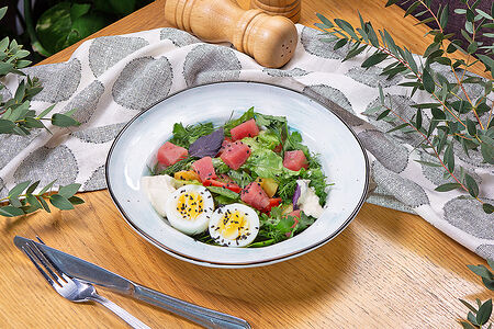 Салат с тунцом