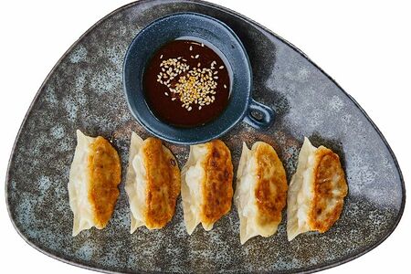 Гёдза с лососем