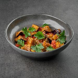 Салат из хрустящих баклажанов