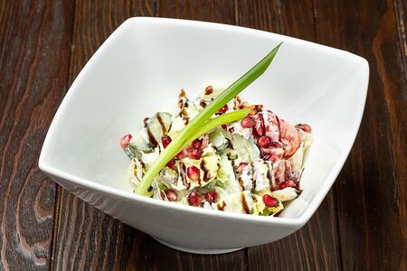 Салат с говядиной и соусом бальзамик