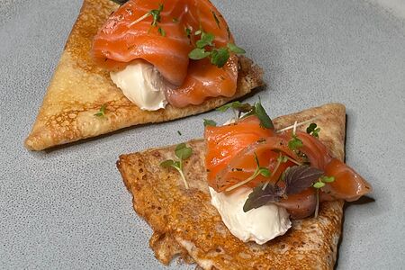 Блинчики с сёмгой и сливочным сыром
