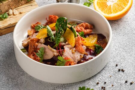 Салат с уточкой и кимчи